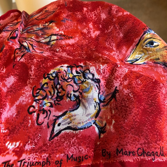 B
Scarf - Picture 2 of 3